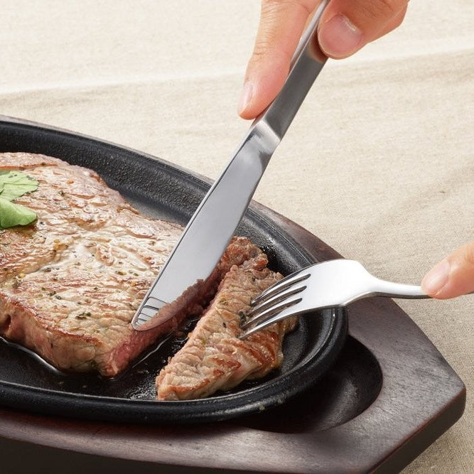 Two-piece cutlery set